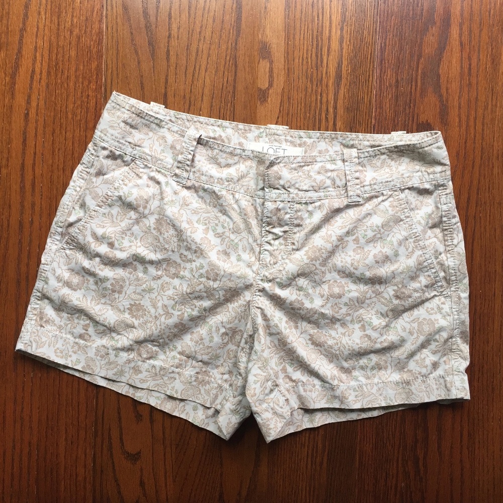 Tan Light Green Floral Ann Taylor LOFT Shorts 0
